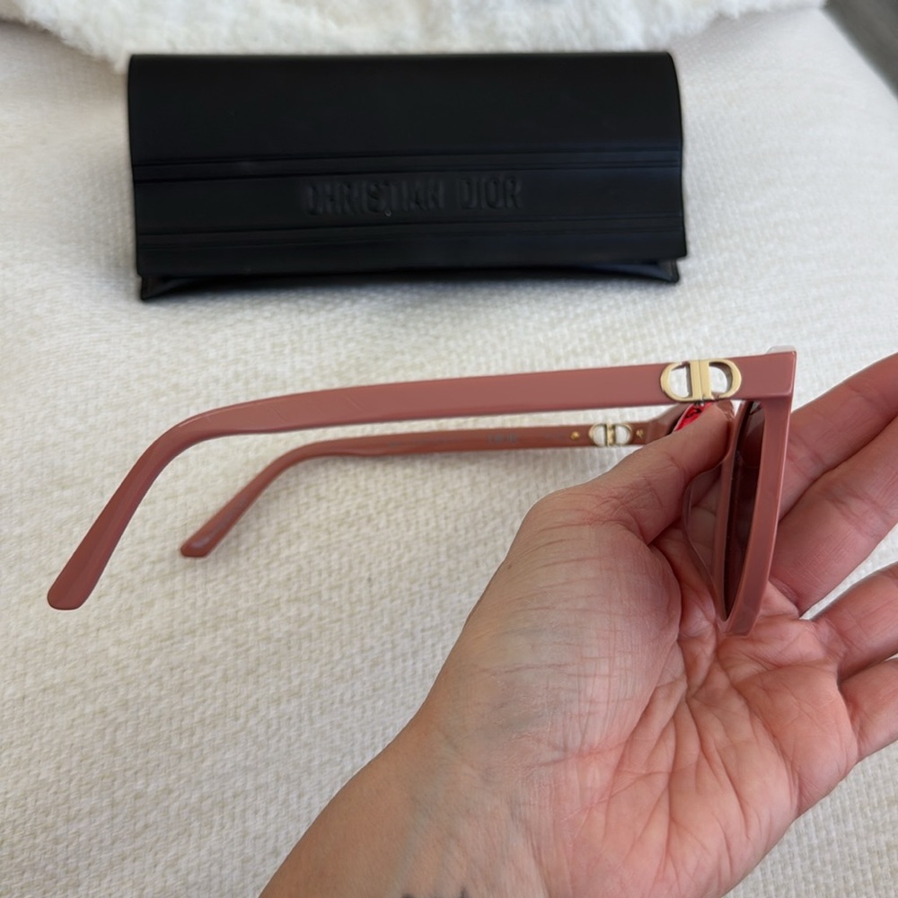 Christian Dior nude pink sunglasses, excellent condition. - Picture 7 of 11